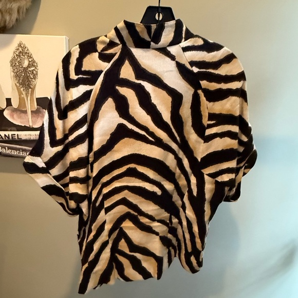 Carlisle Animal Print Linen Blend Short Sleeve Blouse Size 10 - Picture 3 of 9